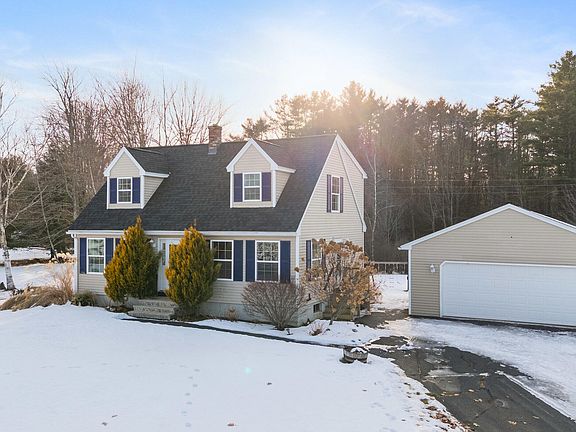 3rd image of 18 Rosewood Drive