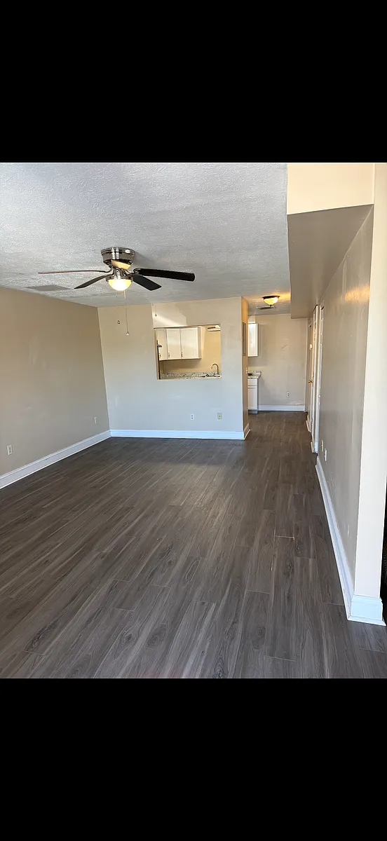 Building Photo - 100 Rockcastle St #4