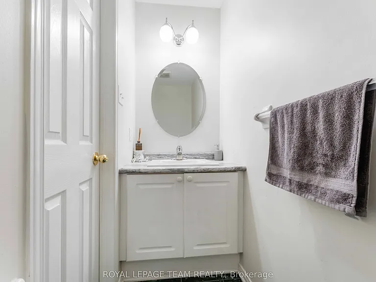 16 Cohen Ave — Photo 12