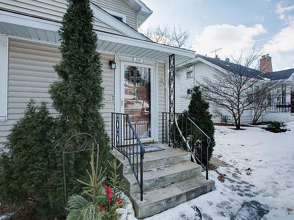 2nd image of 1124 James Ave