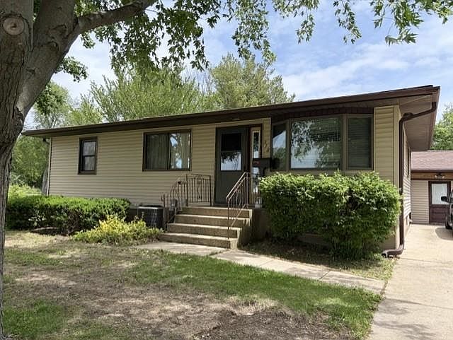 1st image of 318 N 2nd St