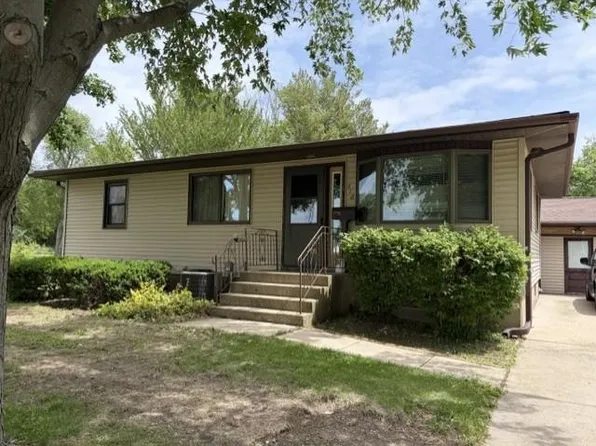 318 N 2nd St, Tonica, IL 61370