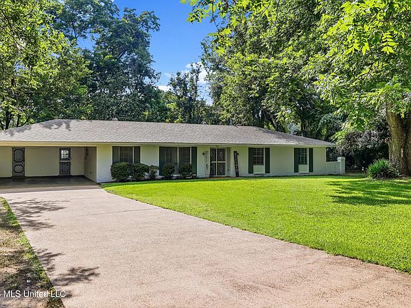 5th image of 225 Rebecca Dr
