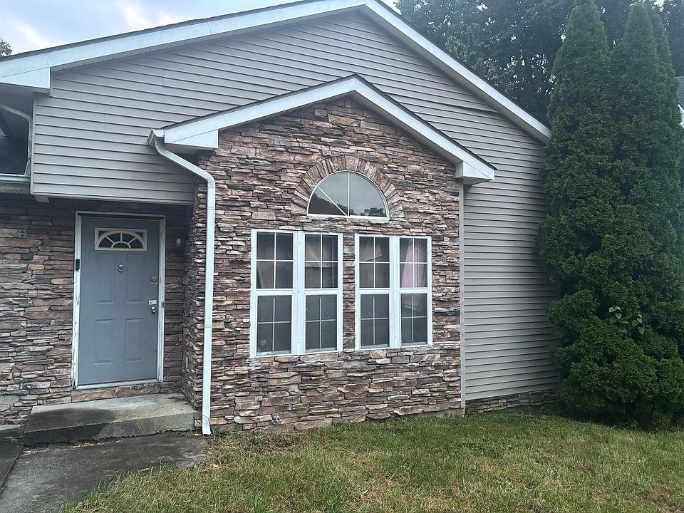 2nd image of 136 Salem Ct
