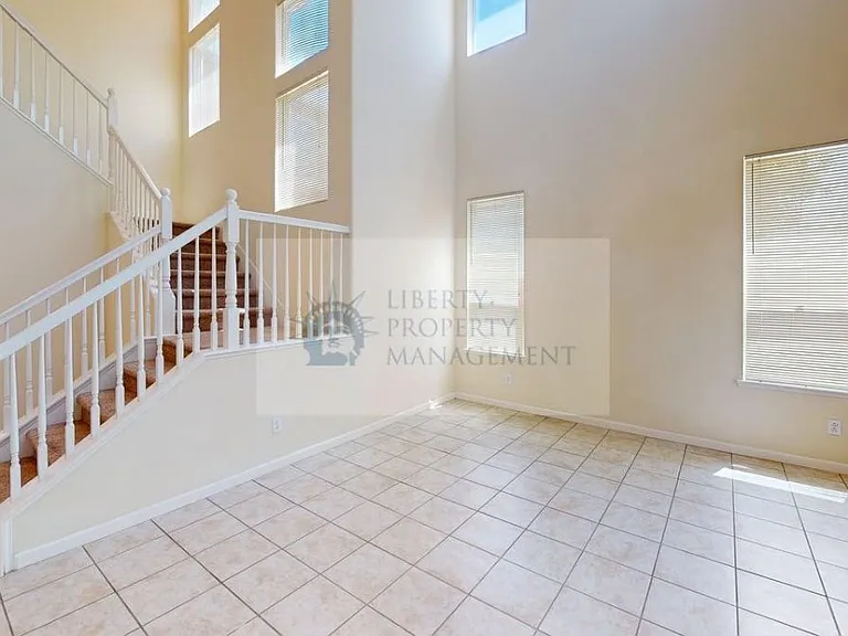 16998 Cobble Creek Way — Photo 2