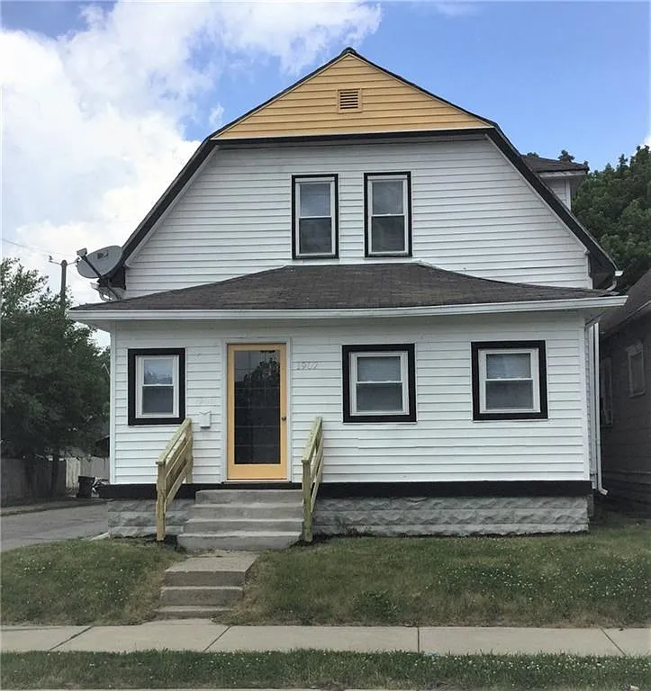 1902 Lexington Ave photo 1