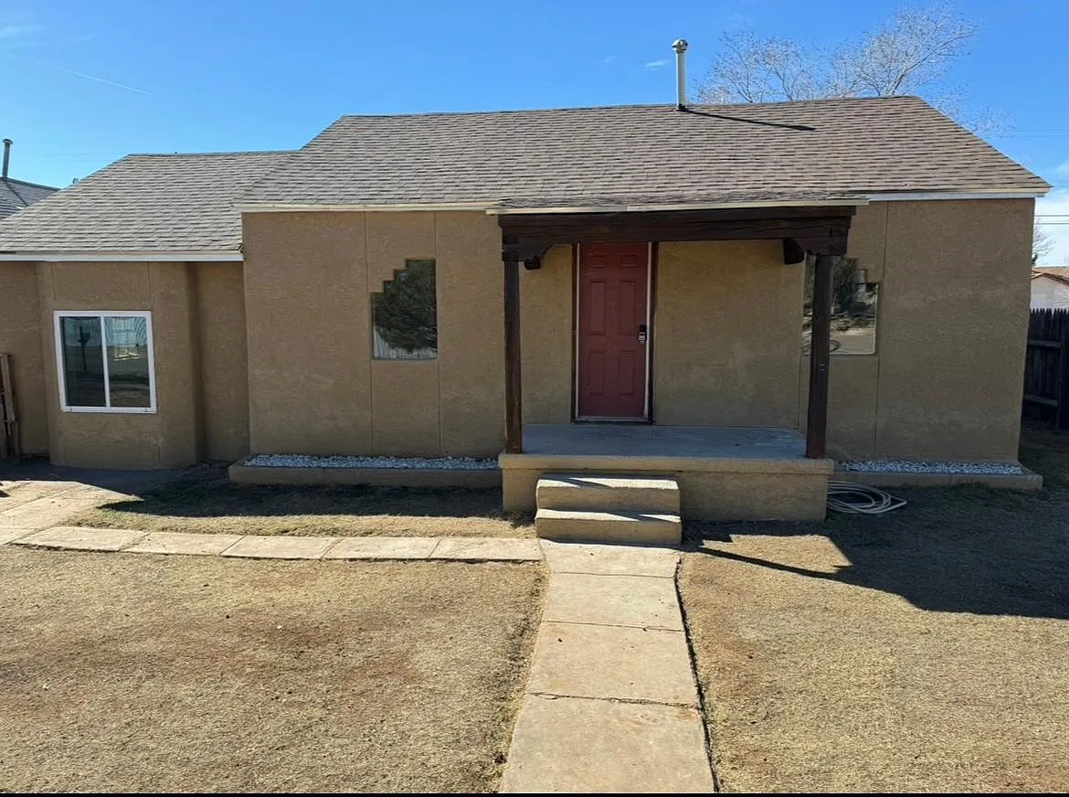 4 bed, 1405 sqft, $1,650 — Photo 1