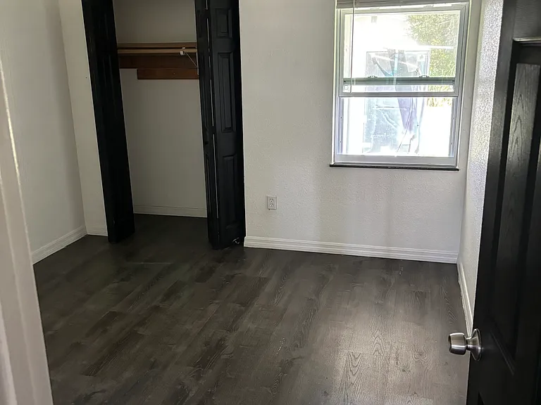 1171 Memorial Dr — Photo 5