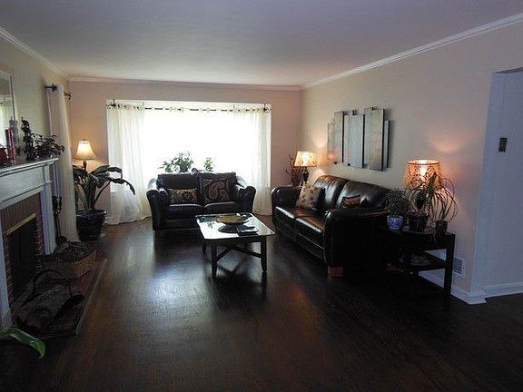 4th image of 4673 W Peterson Ave
