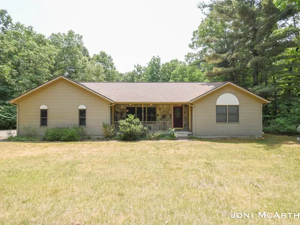 3251 Fallasburg Park Dr NE, Lowell, MI 49331