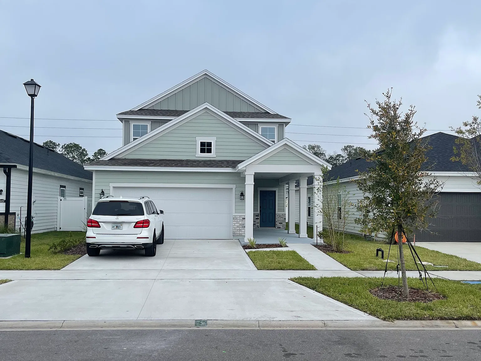 4 bed, 2407 sqft, $2,850 — Photo 2