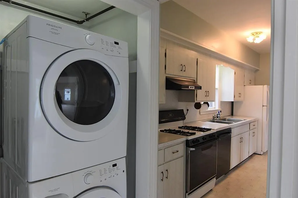 3 bed, 1500 sqft, $3,250 — Photo 3