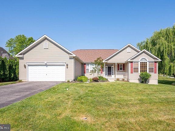 2nd image of 214 Killian Ln