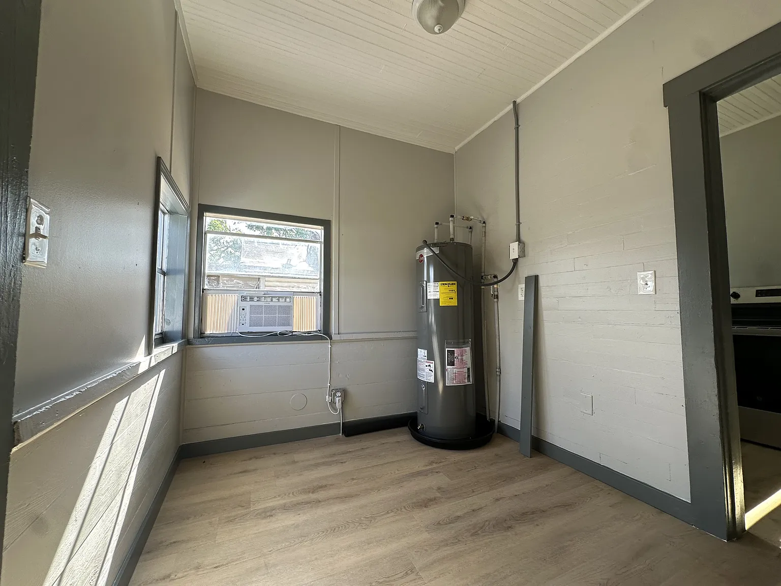 38041 Church Avenue - 1 — Photo 4
