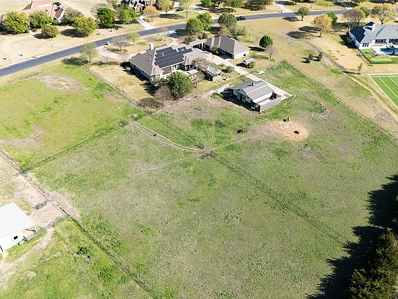 3rd image of 1401 Harvest Ridge Ln