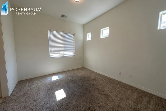 6070 E Greer Ln — Photo 4