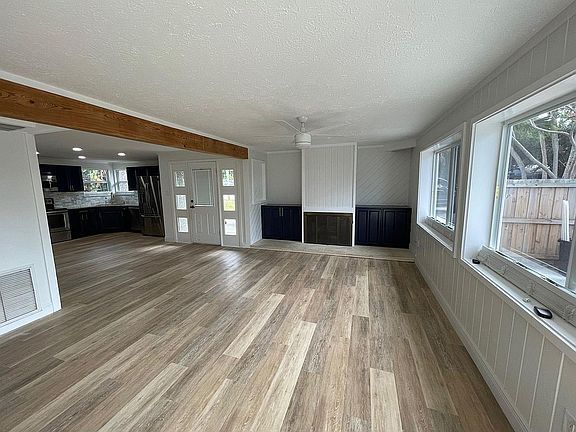 3rd image of 2311 NE Park St