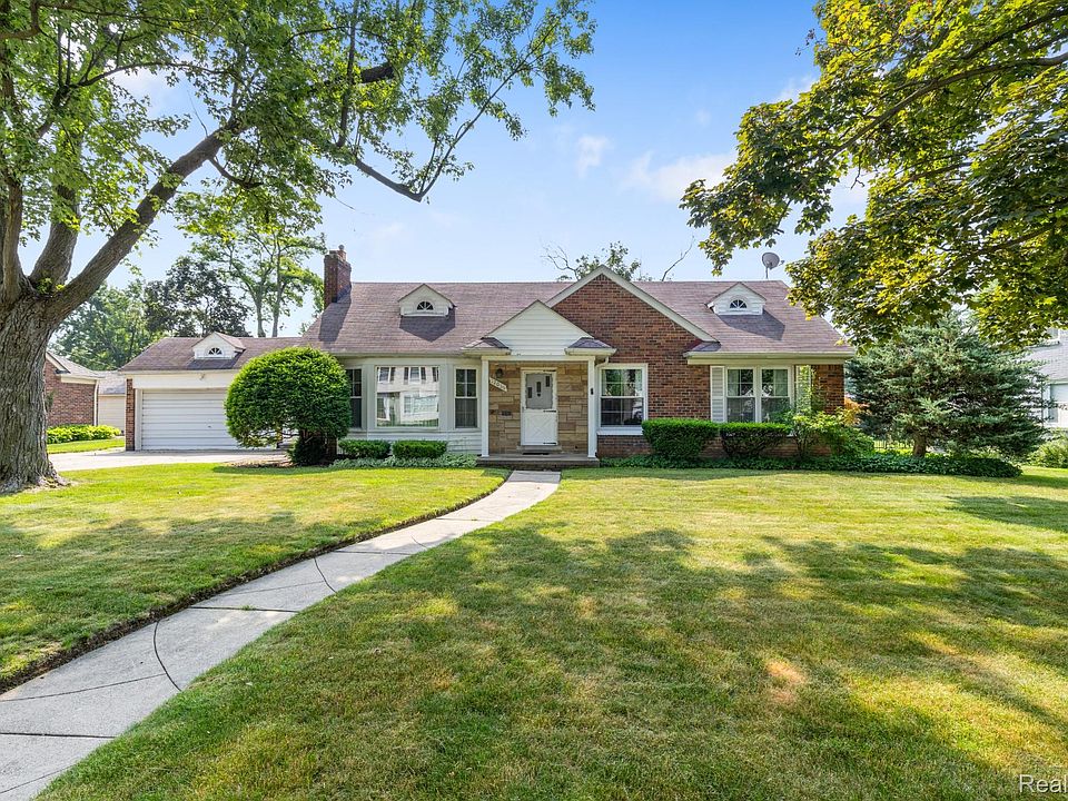 1st image of 32086 Auburn Dr