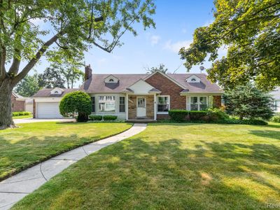 32086 Auburn Dr, Beverly Hills, MI, 48025