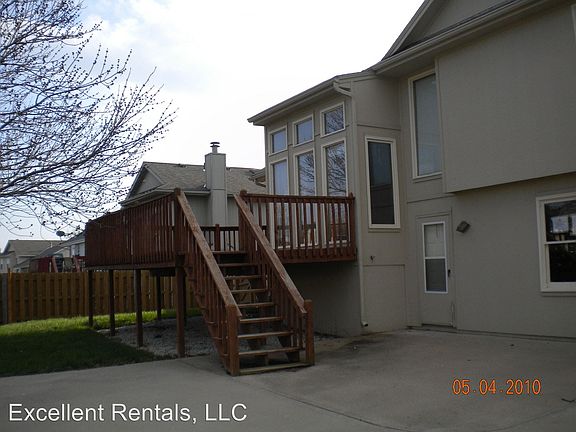5th image of 715 NE Adams Dr