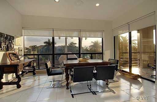 Dining Area with Screened Terrace