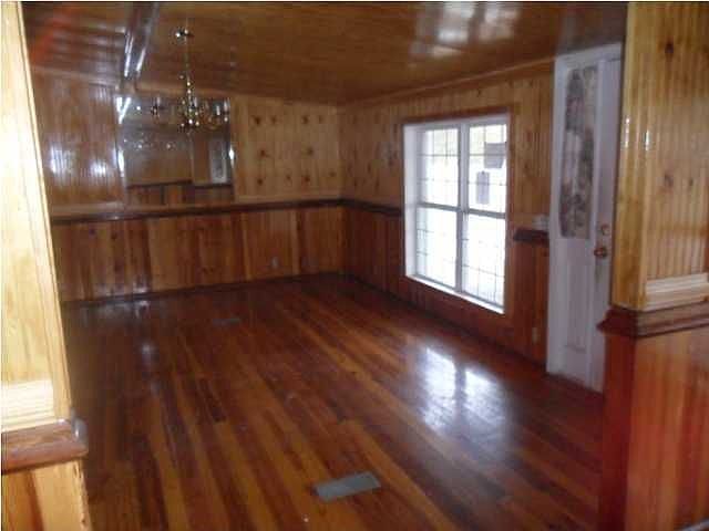 2nd image of 5025 Railroad Ave