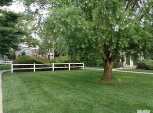 7008 136th St, Kew Gardens Hills, NY 11367