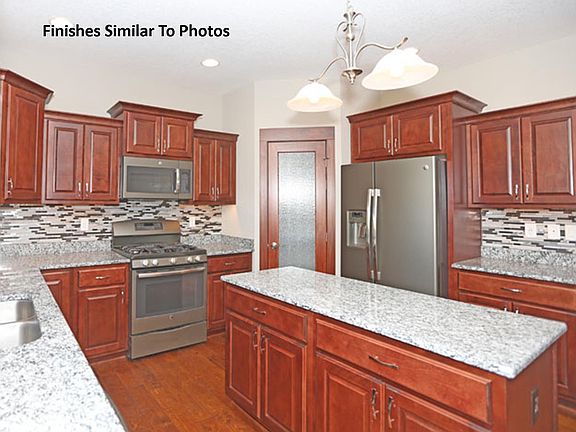 2nd image of 305 Woodhaven Dr