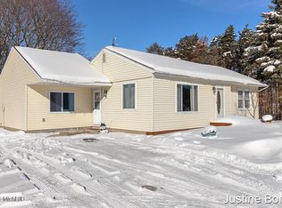 16761 Peach Ridge Ave, Kent City, MI 49330
