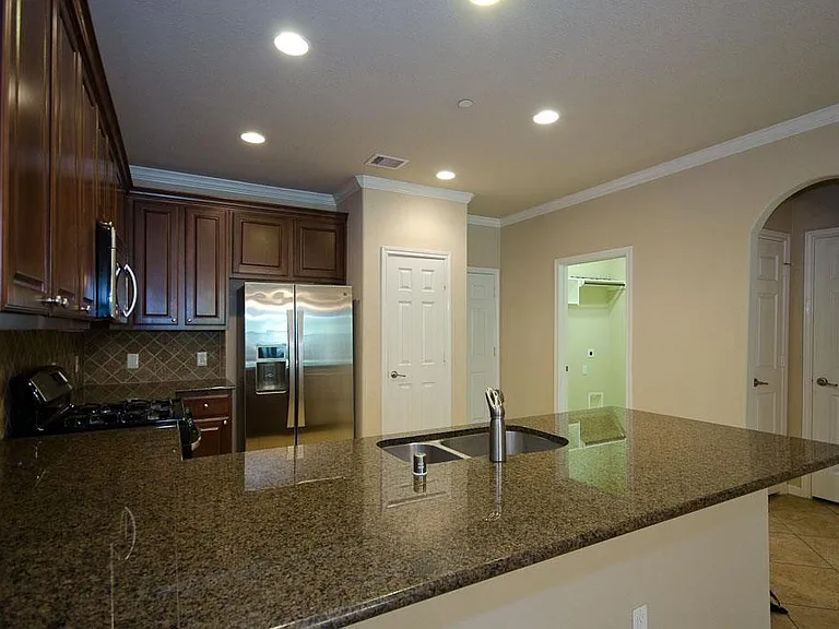 7 Umbria Ln — Photo 1