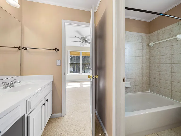130 Candler Ct — Photo 41