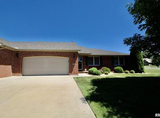 3523 Cattail Cv, Pekin, IL