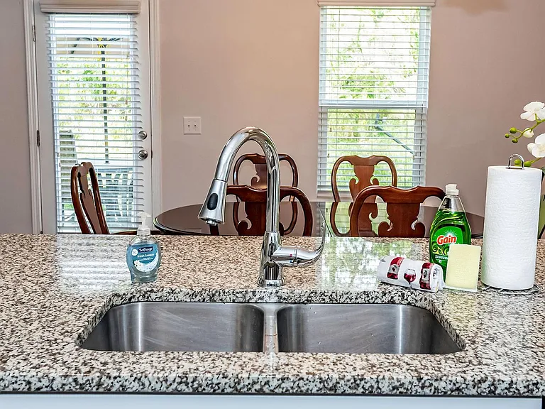 430 Carolyn Ln — Photo 36