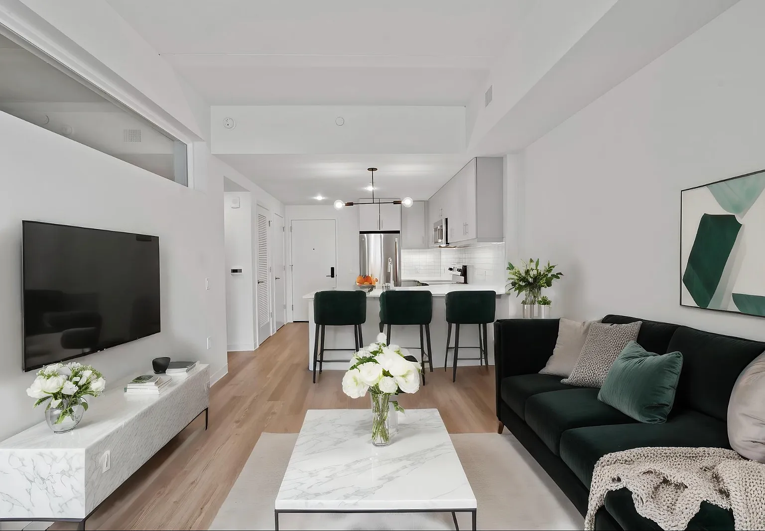 1 bed, 720 sqft, $2,300 — Photo 1