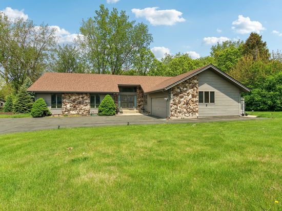 40W300 Baron Ln, Huntley, IL 60142