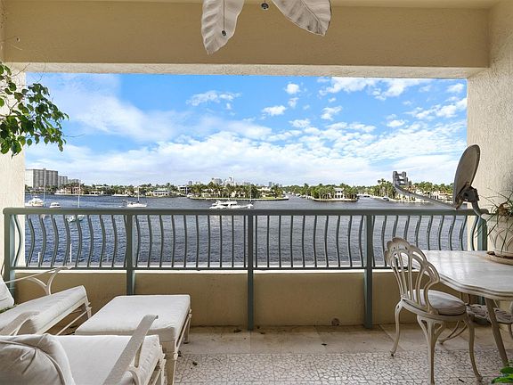 5th image of 209 N Birch Rd APT 401