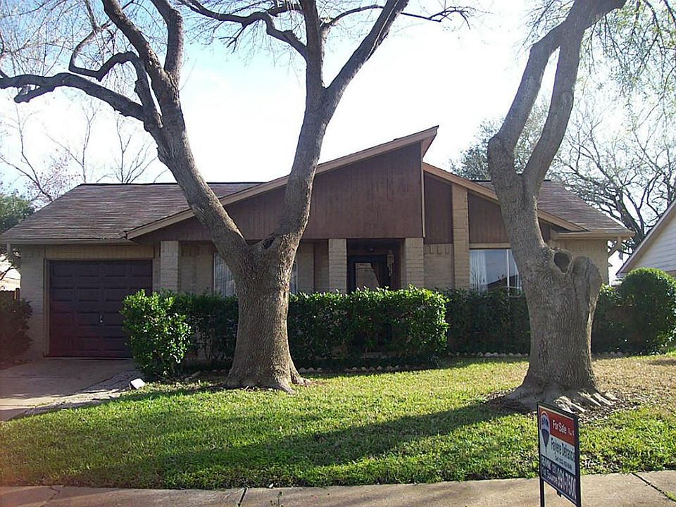 1st image of 4917 Meadow Place Dr