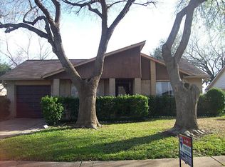 4917 Meadow Place Dr, La Porte, TX 77571