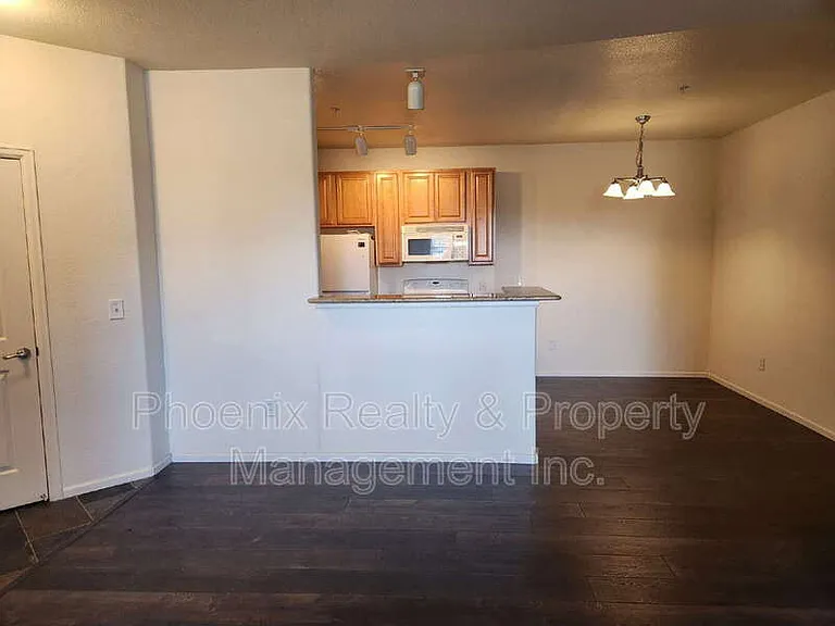 2900 Blue Sky Cir #5-103 — Photo 3