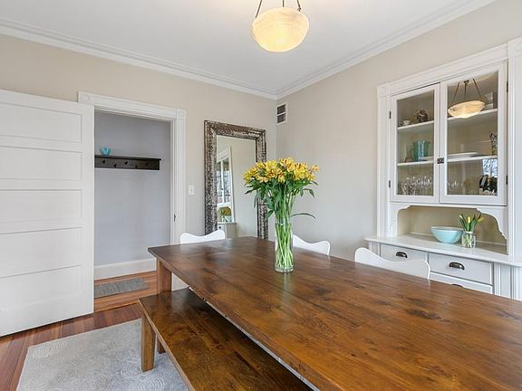 3rd image of 425 Medford St #2