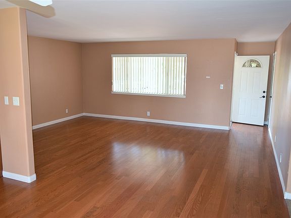 3rd image of 1906 Pamela Ln
