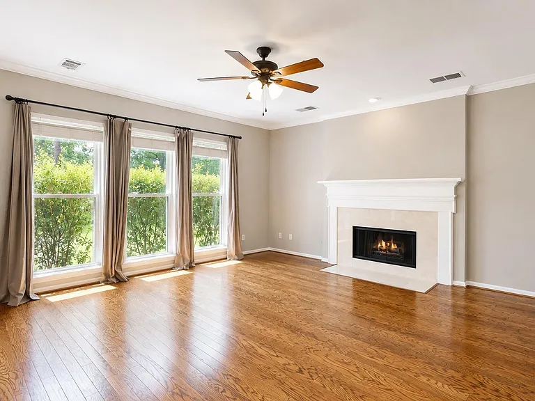 23027 Lodgepoint Dr — Photo 3
