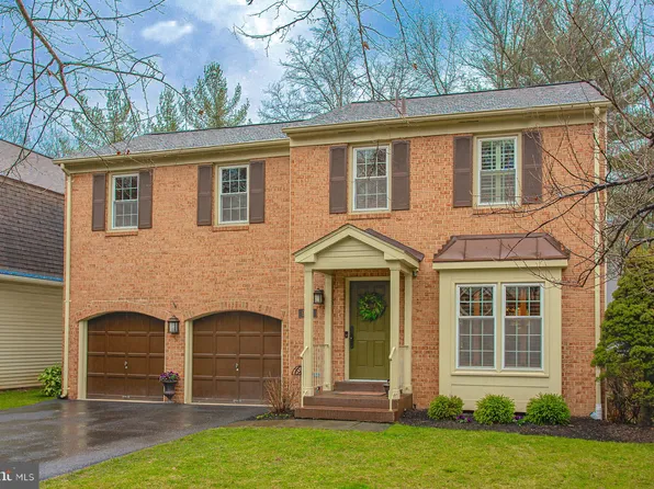 9817 Campbell Dr, Kensington, MD 20895