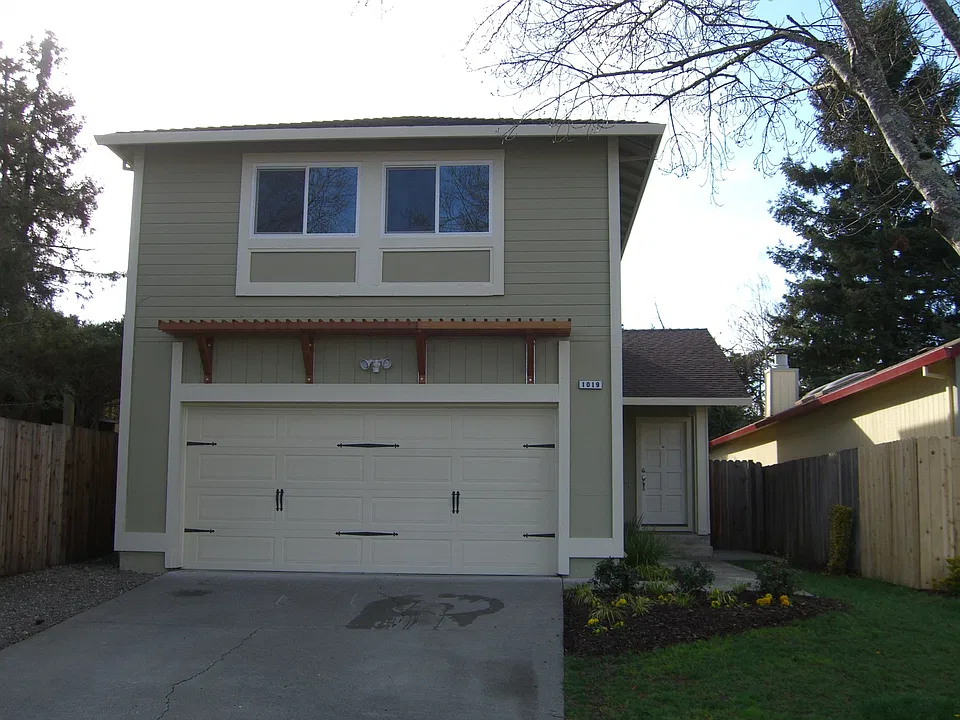 1019 Stanislaus Way