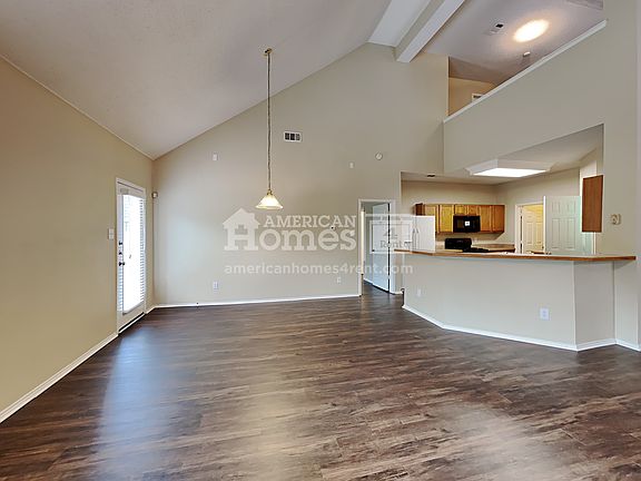 3rd image of 1206 Quincy Dr