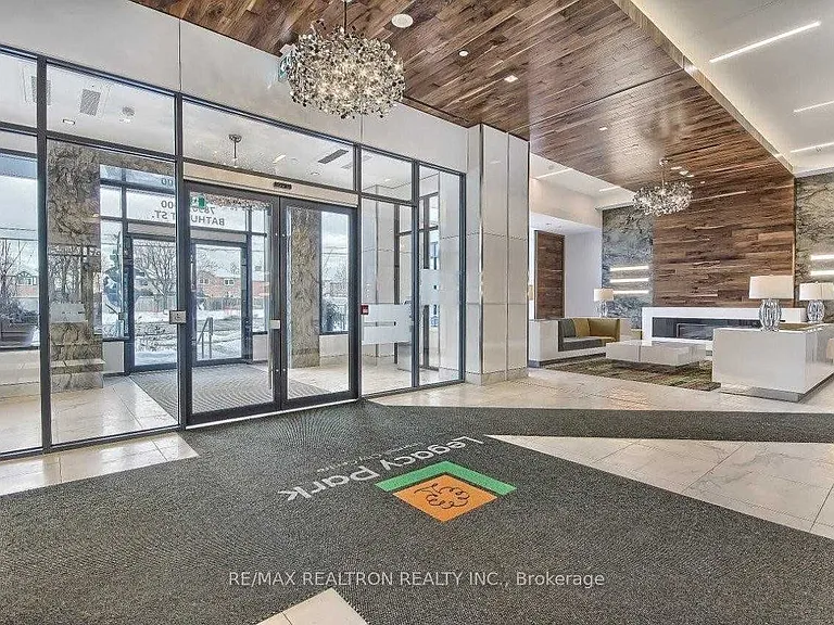 7890 Bathurst St #912 — Photo 2
