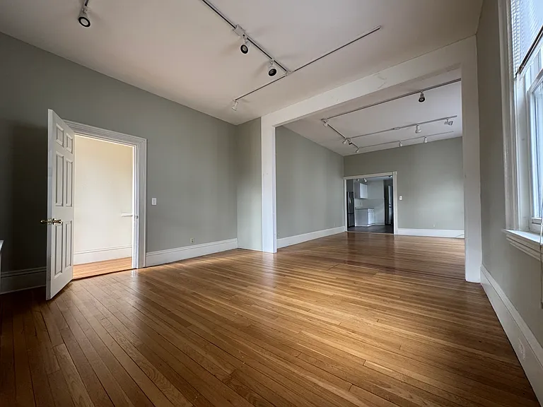 77 Boyd St #1 — Photo 3