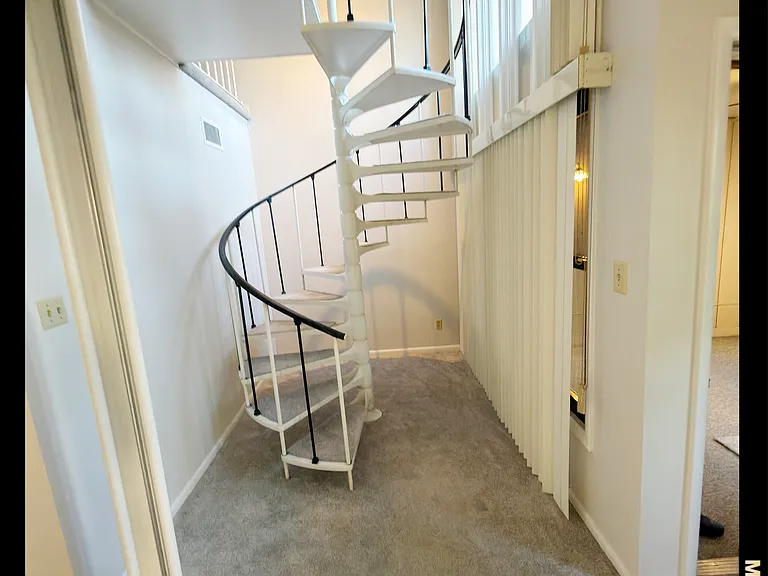 9529 Hidden Oak Way #5B — Photo 7