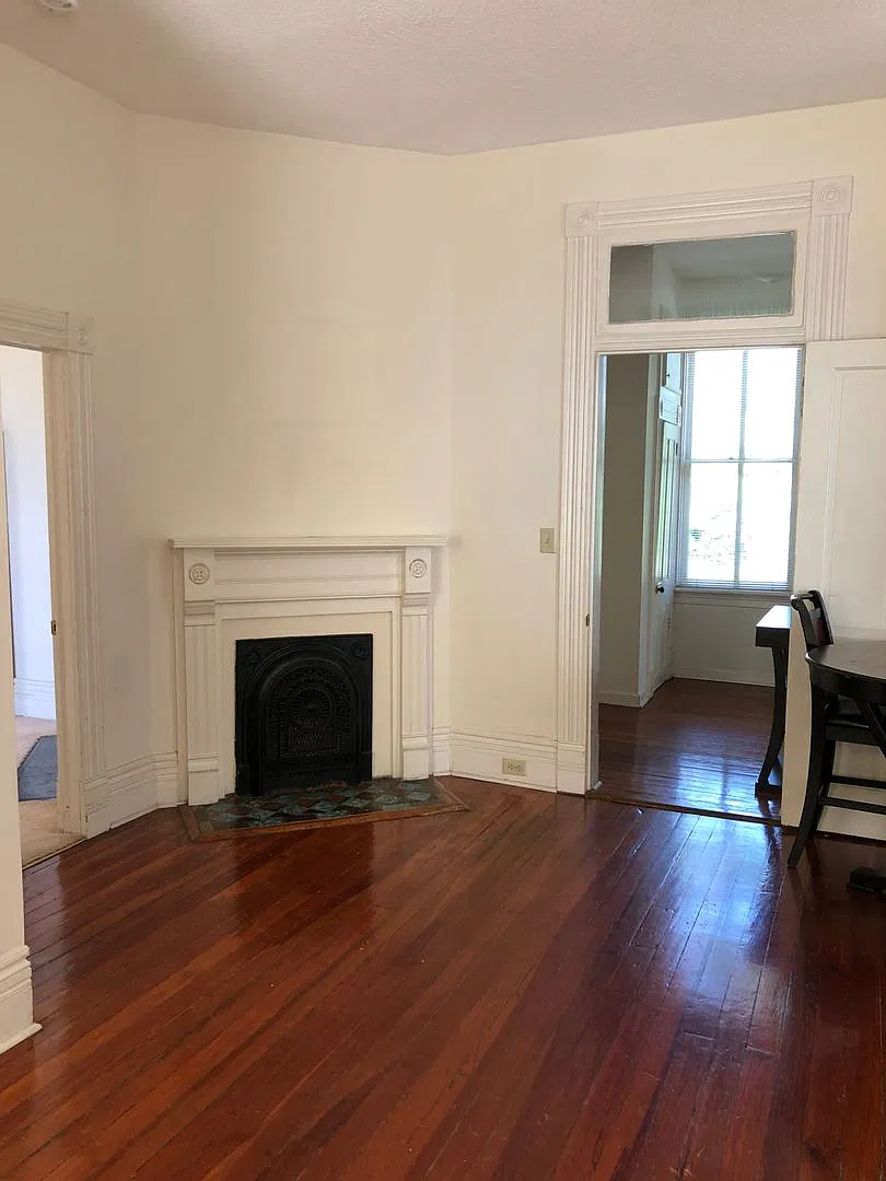 Historic Apartment in the Heart of the Medical District — Photo 1
