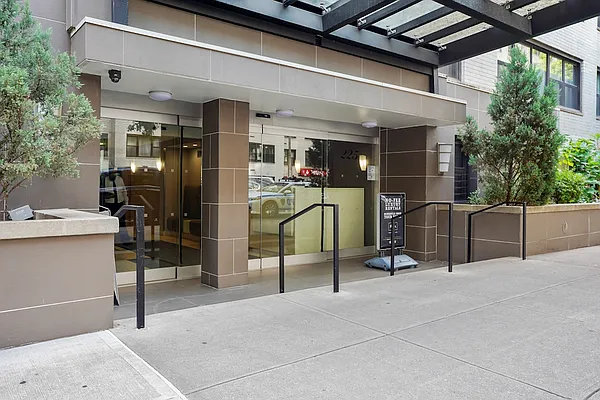 Rented by Greystar | media 20